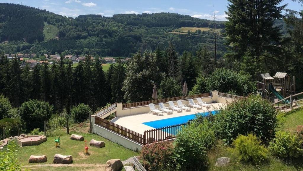 Camping Du Chateau Granges-sur-Vologne Exterior foto