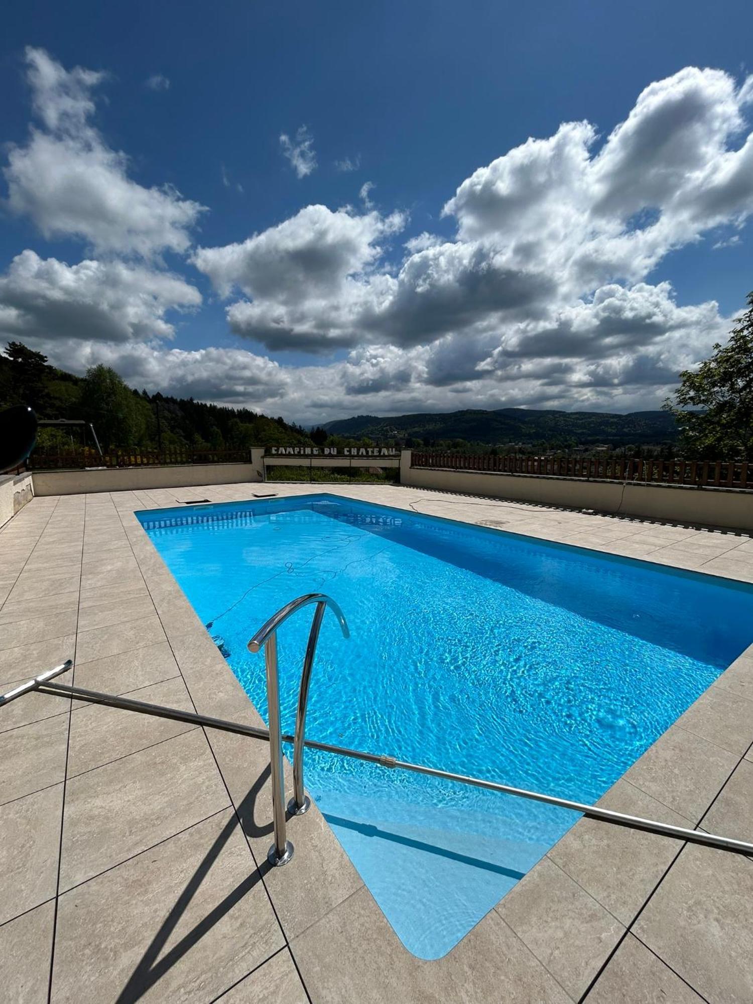Camping Du Chateau Granges-sur-Vologne Exterior foto